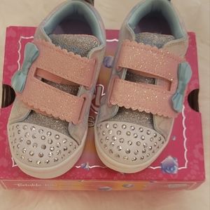 Skechers Twinkle toes sneakers, toddler girl size 6 - NIB